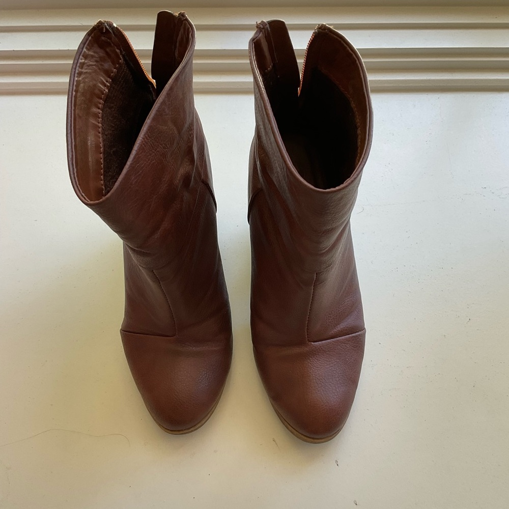 SO Brown Heeled Boots